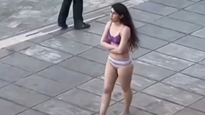 אהו דריאיי, סטודנטית איראנית שהתפשטה באוניברסיטת טהראן