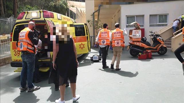 ארון ספרים קרס בחיפה על ילד בבית ספר