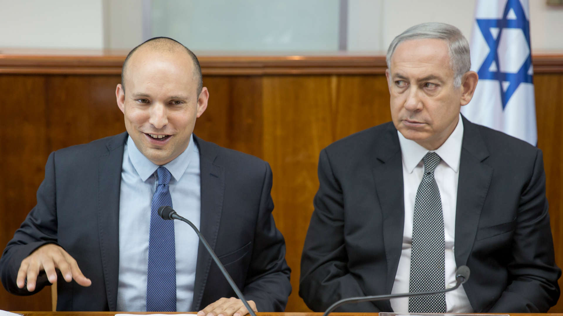 נתניהו (מימין) ובנט בישיבת ממשלה