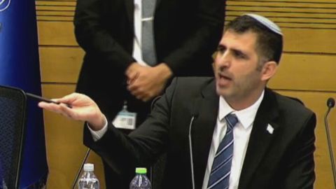 שר התקשורת קרעי בדיוני הוועדה המיוחדת לקידום חוק התקשורת, הבוקר