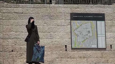 "אצלנו אין באמת קורונה": העיר העתיקה בי-ם ריקה בימים שהכל הופך אדום