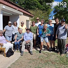 Retiree volunteers in national service project