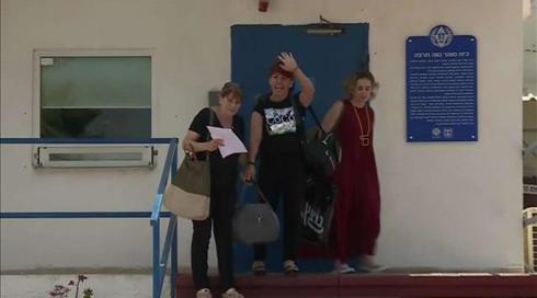 "מצטערת על זה": דלאל דאוד בריאיון ראשון אחרי שהשתחררה מהכלא (1)