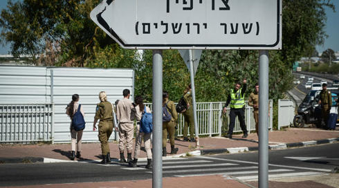 הדוקרנים היו תקולים, השער נשאר פתוח, והחיילים לא תפקדו: כך נכנס שב"ח מג'נין לבסיס צריפין