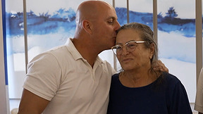 "להציל את אמא: הקרב האישי של מפקד מחוז צפון לתרום כליה לאימו מבצע כליה: תרומת הכליה של מפקד מחוז הצפון לאמו ציפורה הניצב שתרם כליה לאמו: "