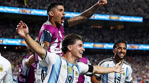 الارجنتين تتأهل