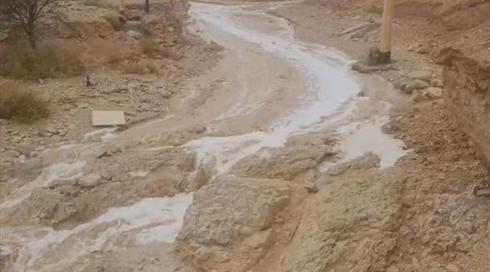 בשל השיטפונות: כל מסלולי הטיולים בדרום נסגרו | תיעוד