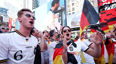 2026 06 24T215002Z 572475775 UP1EM6O1ONCHL RTRMADP 3 SOCCER WORLDCUP ECU GER FANS