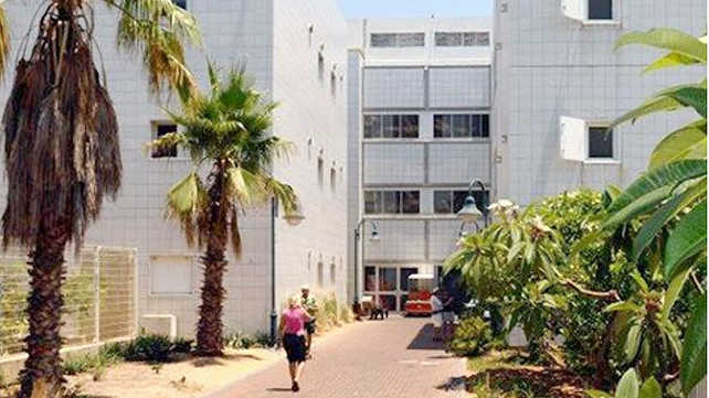 הכניסה לבית החולים