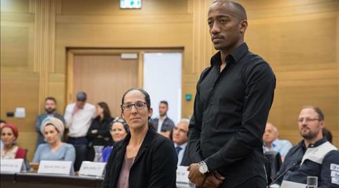 "נגן על עצמנו": כדורגלנים ממוצא אתיופי הצטרפו למחאה