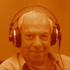 מושיק טימור בשעת יצירה