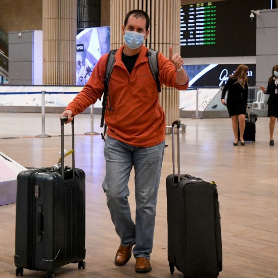 ¿Cómo continúa el cierre del aeropuerto?