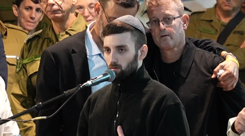 מתן אנגרסט ספד למפקדו סרן דניאל פרץ: "הוא הגיבור שלי ויישאר איתי לתמיד"