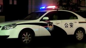 מפקחים על המורדים: תחנות המשטרה הסיניות מסעירות את העולם 