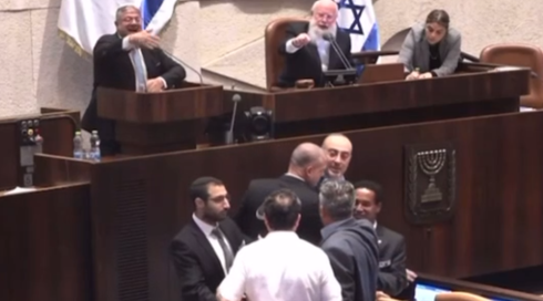 מהומה במליאה: בן גביר כינה את טיבי ועודה "מחבלים", המהומה כמעט נגמרה בקטטה