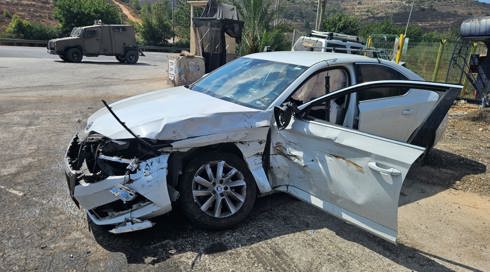ניסיון פיגוע בעלי: מחבל האיץ והתנגש עם רכב בניידת משטרה