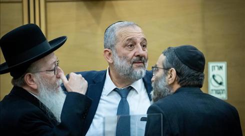 "לא נאפשר להפריד בינינו": ההצהרה החריגה של המפלגות החרדיות