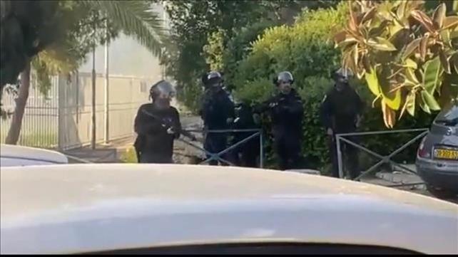 שייח' ג'ראח כדור ספוג שוטר ג'נא כיסוואני