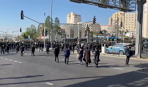 חרדים קיצונים חוסמים את הכניסה לירושלים במחאה על מעצר עריקים, 29 באפריל 2026