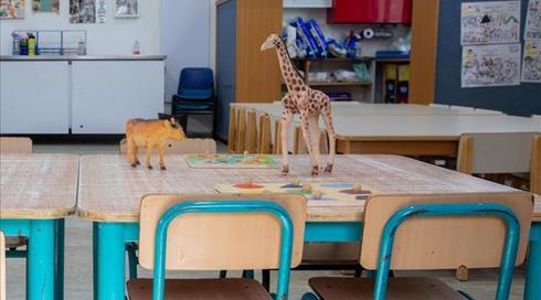 החשד: פגעה בילדים ביומה הראשון בצהרון - הוארך מעצר הסייעת מירושלים