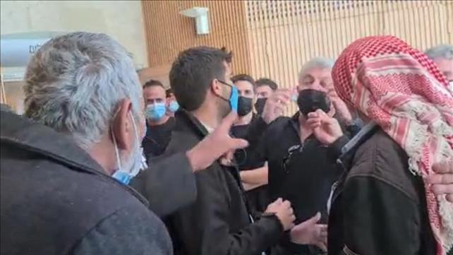 עימות בין אביו של רון קוקיא לבין אביו של רוצחו