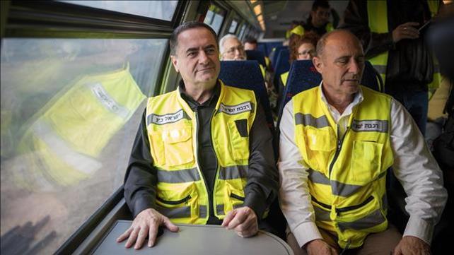 מנכ"ל רכבת ישראל שחר איילון ושר התחבורה ישראל כץ