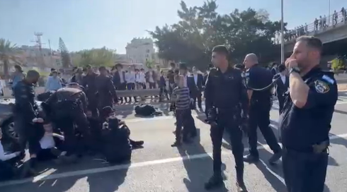 בצל משבר חוק הגיוס: מפגינים חרדים חוסמים את כביש 4