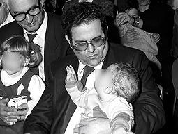 אבא של 50 אלף ילדים: פרידה מפורץ הדרך של ההפרייה החוץ גופית בישראל