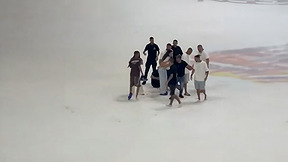 מכות במקום החלקה על הקרח: קטטה אלימה באייסמול באילת