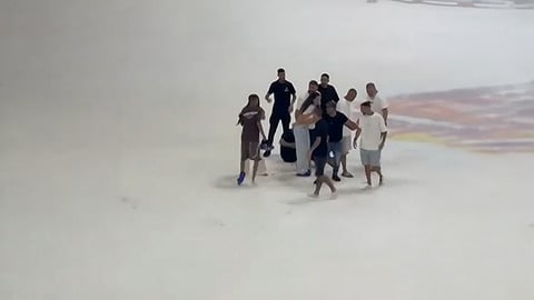 מכות במקום החלקה על הקרח: קטטה אלימה באייסמול באילת