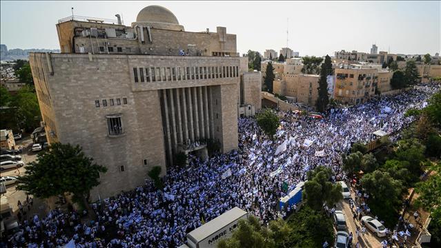מצעד הדגלים, ריקודגלים