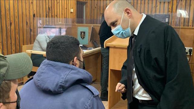 הלוחם שירה ביונתן גרנות בבית המשפט