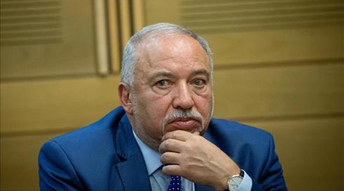 ליברמן: דרישות השכר של המורים, המתמחים והחיילים יטופלו רק ב-2023