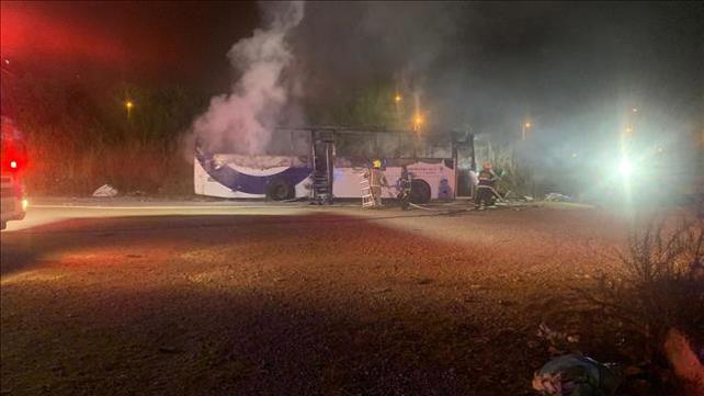 אוטובוס שהוצת ברמלה
