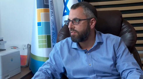 אחרי חקירה סמויה: ראש עיריית חריש נעצר בחשד לעבירות מין - והעיר געשה