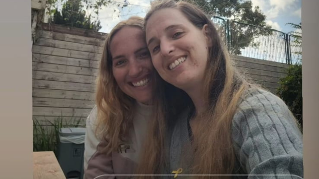 דורון שטיינברכר ואחותה ימית 