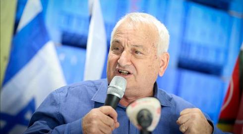 שוסטר: "לא פוסלים שיתוף פעולה גם עם הליכוד"