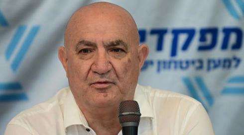 בכירים במשטרה נגד המפכ"ל לשעבר קראדי: "על מצחו אות קין ערכי"