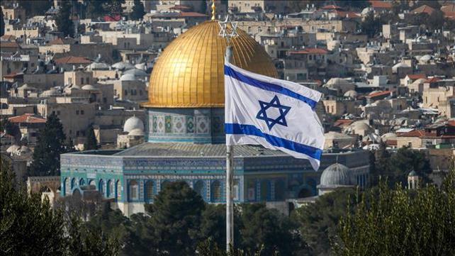 דגל ישראל על רקע הר הבית