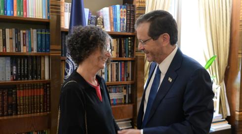 המשוחררת שושן הרן נפגשה עם הנשיא הרצוג: "אין לך מושג כמה אני מתרגש לראות אותך"