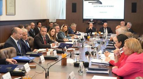 הממשלה אישרה את עקרונות ההסכם עם לבנון ואת הנחתו בכנסת; שקד התנגדה