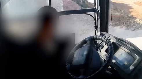 תושב הנגב התחזה לאחיו - והסיע עשרות ילדים בלי רישיון
