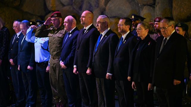 טקס הנחת זרים ליום הזיכרון לשואה ולגבורה באוהל יזכור במוזיאון 'יד ושם', התשפ"ד 2024