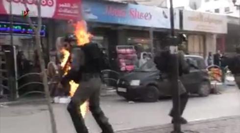 תיעוד: שוטר מג"ב נפגע קל מבקבוק תבערה בחברון