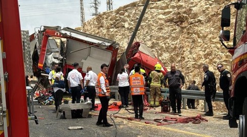 מפקח בכבאות נהרג בהתהפכות עם משאיתו ליד ירושלים