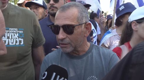 בעקבות התלונה של רה"מ: המשטרה החליטה לזמן את נדב ארגמן לחקירה