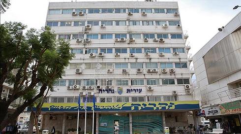 ראש עיריית נהריה והמנכ"ל הפרו הנחיות יום לפני ביקור הרמטכ"ל