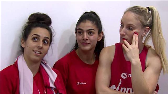 "לא מסתכלים על דת בספורט": הכדורסלניות הערביות שכובשות את הליגה