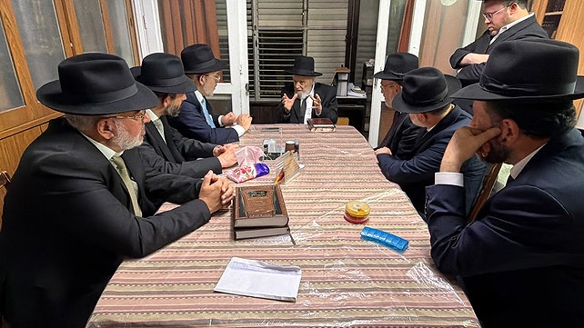 חברי הכנסת של דגל התורה בזמן הפגישה