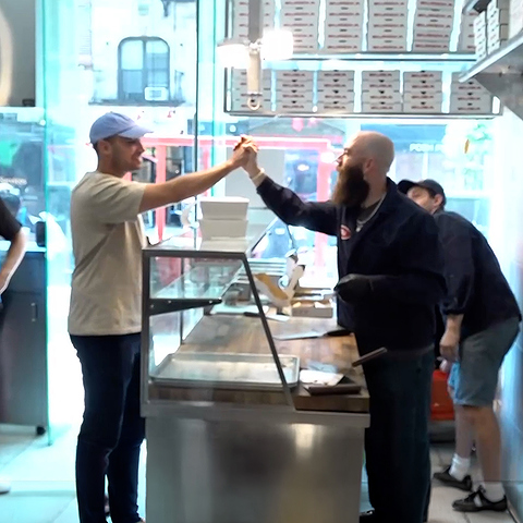 הבורקס שכבש את ניו יורק: האמריקנים מעדיפים תפוח אדמה, או גבינה?